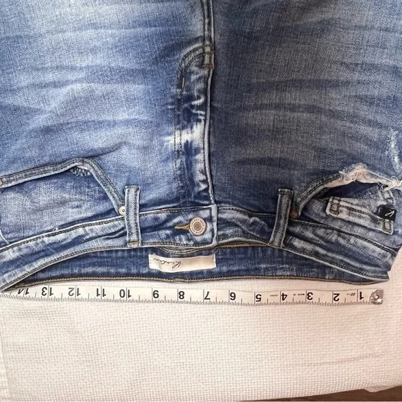 KanCan KC8347M Women’s Medium Wash Distressed Size 13 / 33 Jean Shorts J…​​​​ - Picture 6 of 8